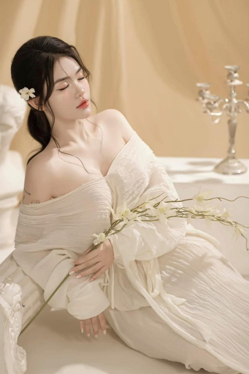 Thanh Thanh trong lòng tôi, với bộ ngực trắng lớn?? Mèo của Lulu đẹp quá, mông đào lụa trắng?? Tình dục nồng nhiệt